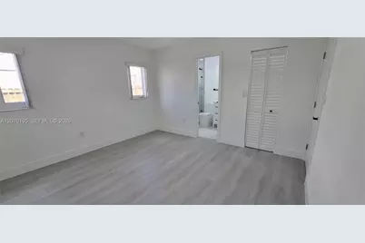 9612 Grand Canal Dr, Miami, FL 33174 - Photo 9