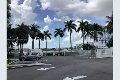 2801 NE 183rd St #111W, Aventura, FL 33160 - Photo 11