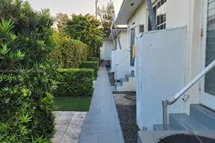 2145 Bay Dr, Miami Beach, FL 33141 - Photo 27