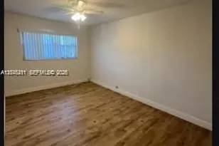 40 Madrid Ln, Davie, FL 33324 - Photo 7