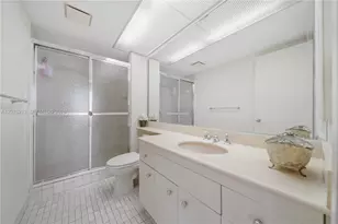 19707 Turnberry Way, Aventura, FL 33180 - Photo 23