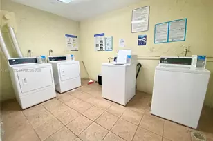 6095 W 18th Ave, Hialeah, FL 33012 - Photo 21