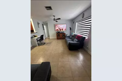 607 NW 42nd St, Oakland Park, FL 33309 - Photo 5