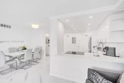 5555 Collins Ave #9M, Miami Beach, FL 33140 - Photo 11