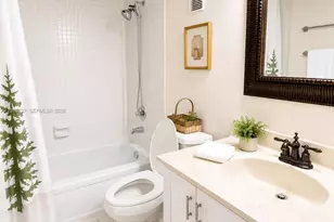 1100 St Charles Pl, Pembroke Pines, FL 33026 - Photo 9