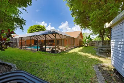 18723 SW 83rd Pl, Cutler Bay, FL 33157 - Photo 25