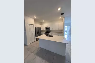 194 SE 10th Ct, Florida City, FL 33034 - Photo 5