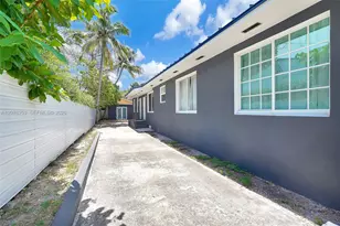 160 NW 45th St, Miami, FL 33127 - Photo 23