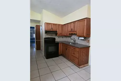 667 W Harbor Dr, Saint Petersburg, FL 33705 - Photo 9