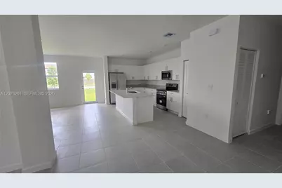 2475 SE 29th Dr, Homestead, FL 33035 - Photo 7