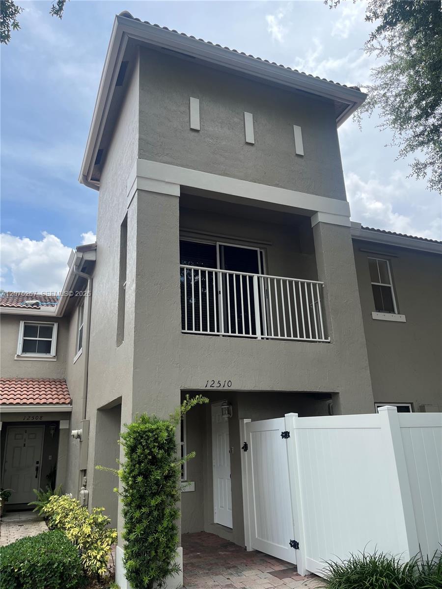 12510 SW 53rd St - 12510 SW 53rd St, Miramar, FL 33027 Luxury Property | Jose Angel Pina
