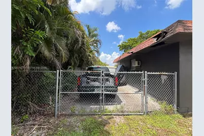 10 SW 46th Ave, Plantation, FL 33317 - Photo 7