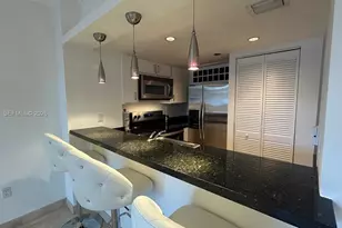 540 Brickell Key Dr, Miami, FL 33131 - Photo 3