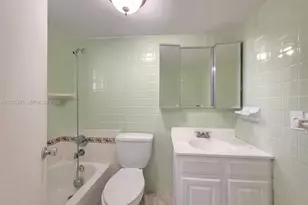 10905 N Kendall Dr, Miami, FL 33176 - Photo 5
