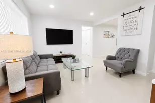 1723 Wiley St, Hollywood, FL 33020 - Photo 5