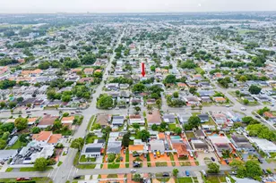 233 W 39th Pl, Hialeah, FL 33012 - Photo 9