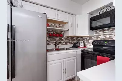 600 Layne Blvd #112, Hallandale Beach, FL 33009 - Photo 11
