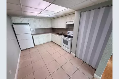 6950 W 6th Ave #225, Hialeah, FL 33014 - Photo 9