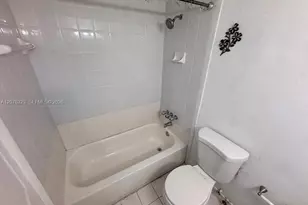 1300 W 47th Pl, Hialeah, FL 33012 - Photo 9