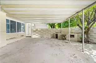 1701 NW 19th Ave, Miami, FL 33125 - Photo 21