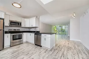 1690 NE 191st St, Miami, FL 33179 - Photo 5