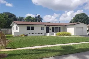 8320 NW 24th Ct, Pembroke Pines, FL 33024 - Photo 5