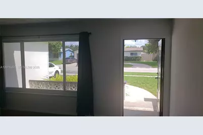8320 NW 24th Ct, Pembroke Pines, FL 33024 - Photo 13