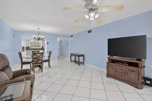 9721 Sunrise Lakes Blvd, Sunrise, FL 33322 - Photo 13