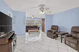 9721 Sunrise Lakes Blvd, Sunrise, FL 33322 - Photo 15