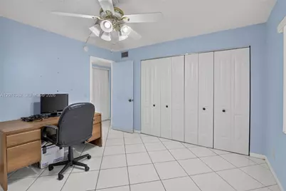 9721 Sunrise Lakes Blvd #102, Sunrise, FL 33322 - Photo 19