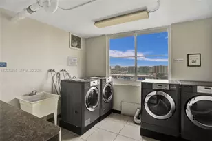 500 Bayview Dr, Sunny Isles Beach, FL 33160 - Photo 37