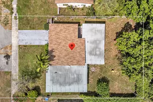 835 NW 84th St, Miami, FL 33150 - Photo 7