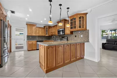 8936 SW 11th St, Miami, FL 33174 - Photo 23