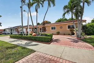8936 SW 11th St, Miami, FL 33174 - Photo 3