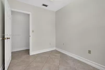 8936 SW 11th St, Miami, FL 33174 - Photo 17
