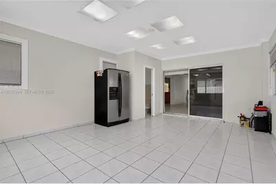8936 SW 11th St, Miami, FL 33174 - Photo 33