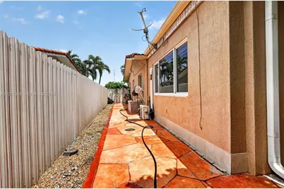 8936 SW 11th St, Miami, FL 33174 - Photo 37