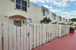 1655 NE 115th St, Miami, FL 33181 - Photo 3