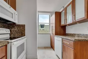 1655 NE 115th St, Miami, FL 33181 - Photo 13