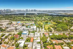 2463 Pine Tree Dr, Miami Beach, FL 33140 - Photo 37