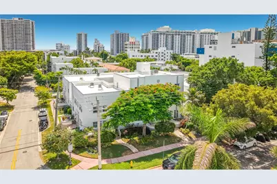 2463 Pine Tree Dr #3, Miami Beach, FL 33140 - Photo 25