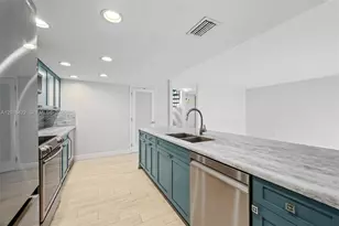 7140 SW 111th Ct, Miami, FL 33173 - Photo 9