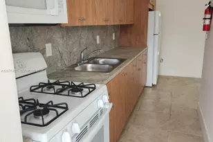1085 SW 37th Ave, Miami, FL 33135 - Photo 3
