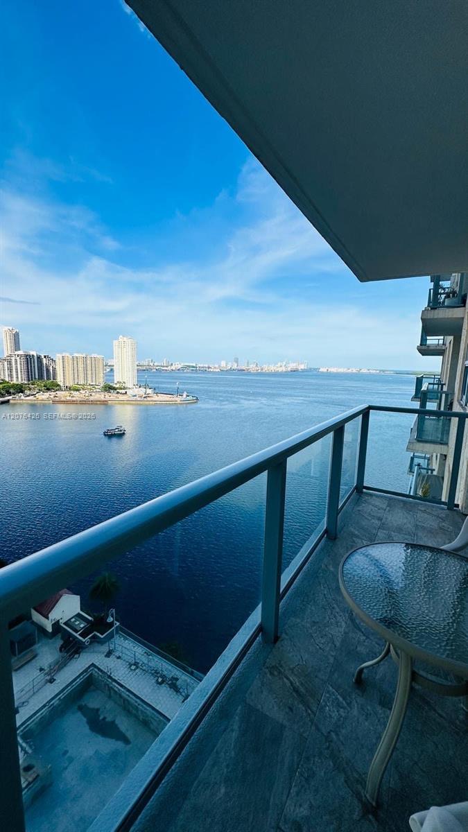 1155 Brickell Bay Dr #1906 - 1155 Brickell Bay Dr #1906, Miami, FL 33131 Luxury Property | Jose Angel Pina