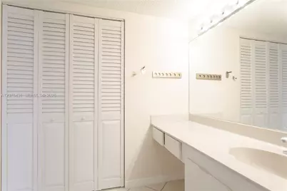 20505 E Country Club Dr #PH-39, Aventura, FL 33180 - Photo 15