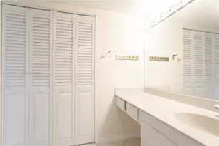 20505 E Country Club Dr, Aventura, FL 33180 - Photo 15