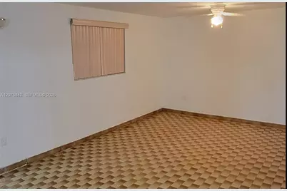 2121 W 54th St, Hialeah, FL 33016 - Photo 19
