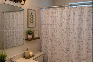 2121 W 54th St, Hialeah, FL 33016 - Photo 17