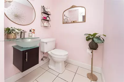 1600 W 38th Pl, Hialeah, FL 33012 - Photo 11