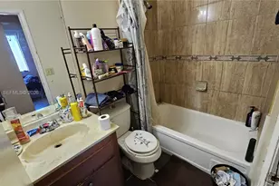5870 NW 21st St, Lauderhill, FL 33313 - Photo 15